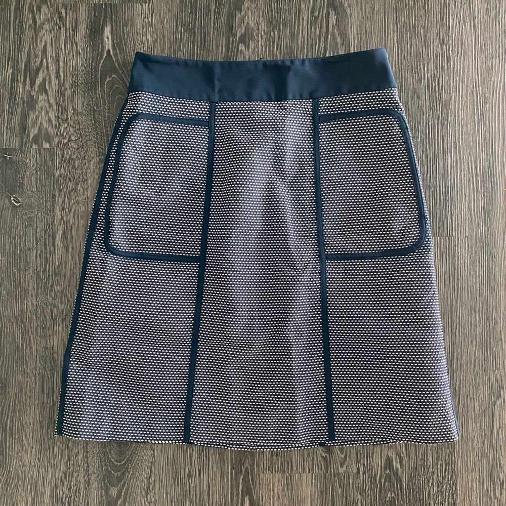 layfette 148 blue and white skirt.Pockets in front